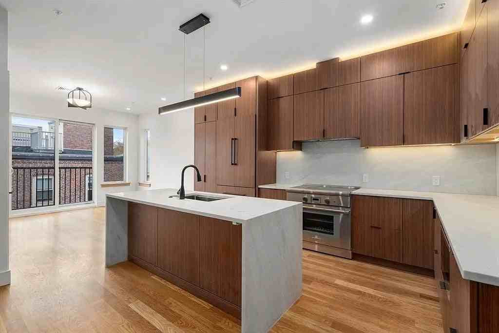 58 Kent St #402 - Photo 4 of 14
