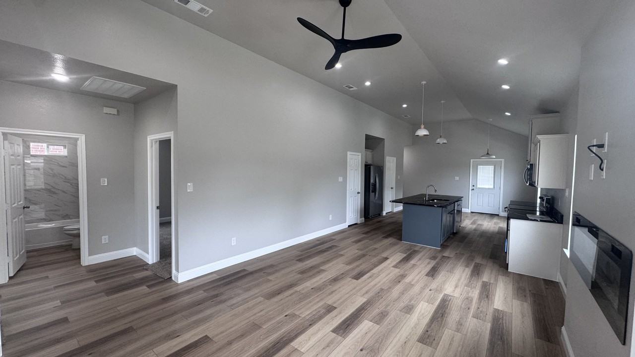 2225 College St #1 - Photo 2 of 23