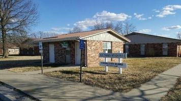 featured image of 601 E 19th St