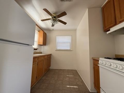2301 Olympic Dr #C - Photo 5 of 9