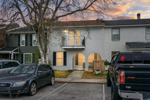 featured image of 733 Ralston Ct #1
