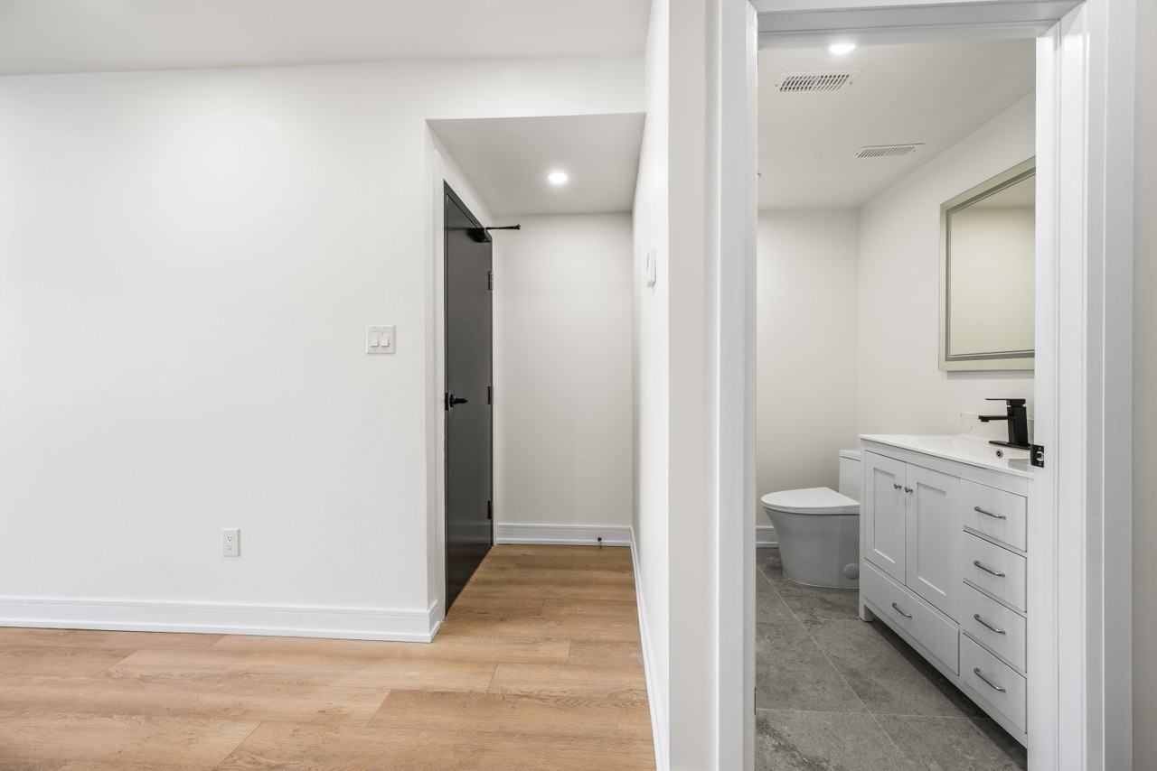 462 Northcliffe Blvd - Photo 2 of 17