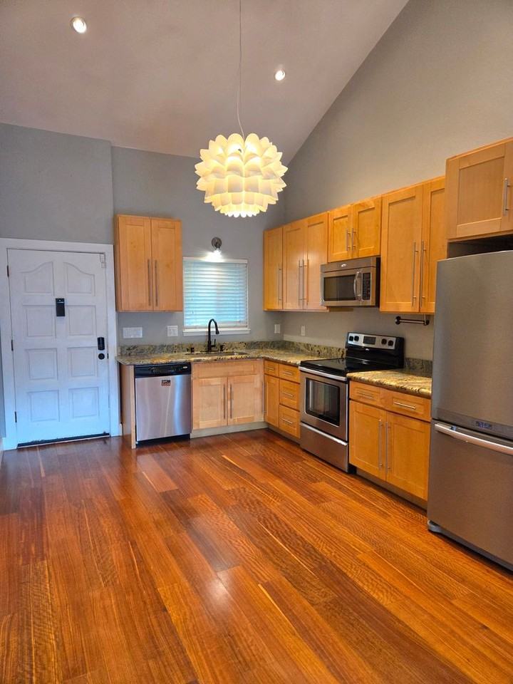 3847 Vineyard Ave - Photo 3 of 25