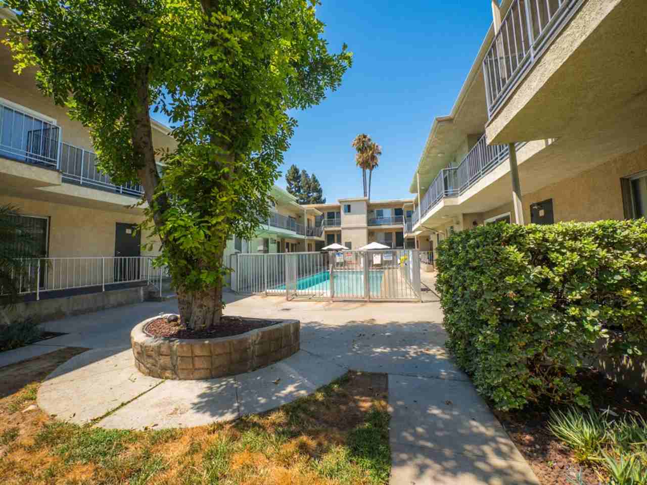 20317 Saticoy St - Photo 5 of 12