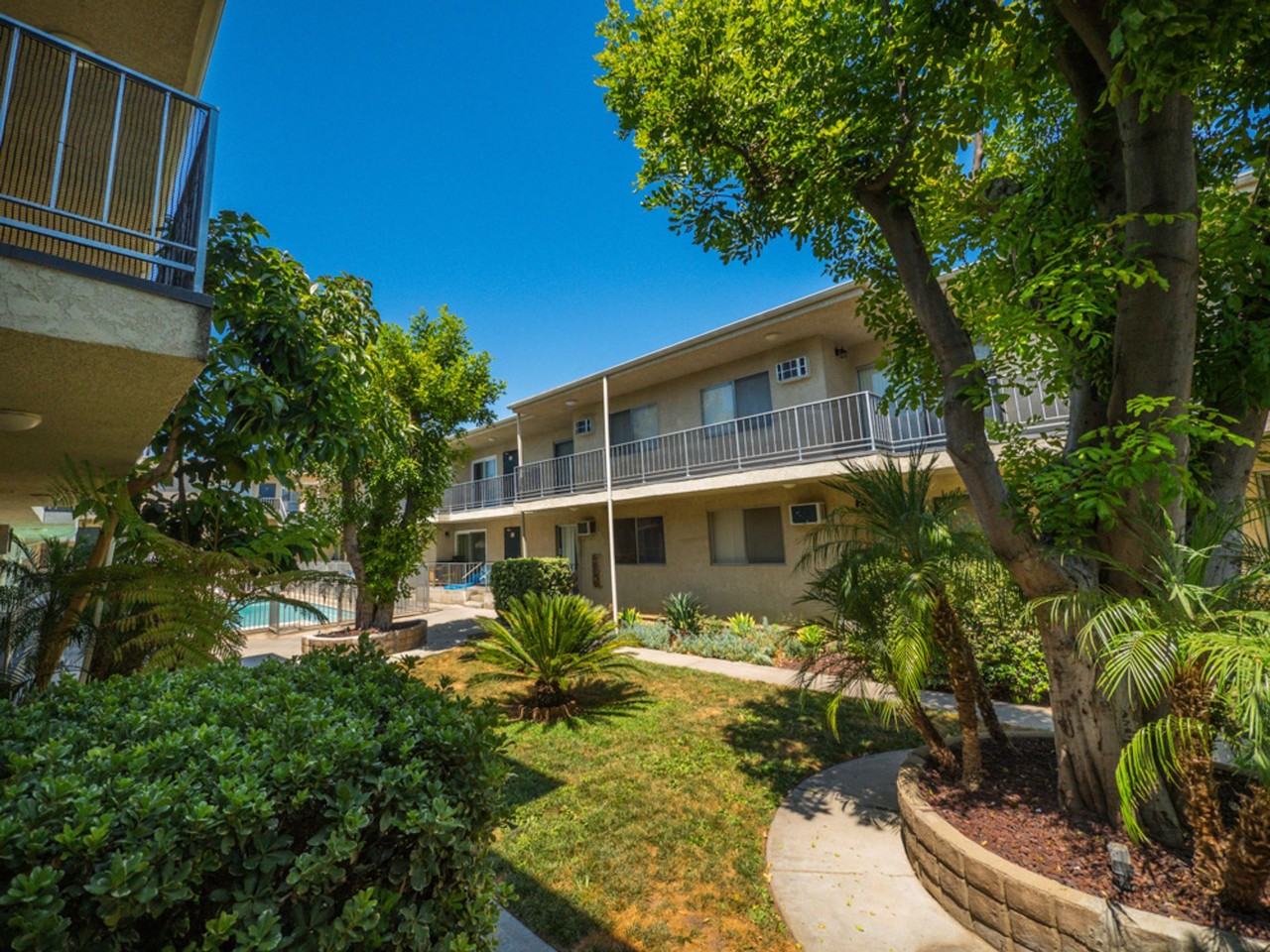 20317 Saticoy St - Photo 6 of 12