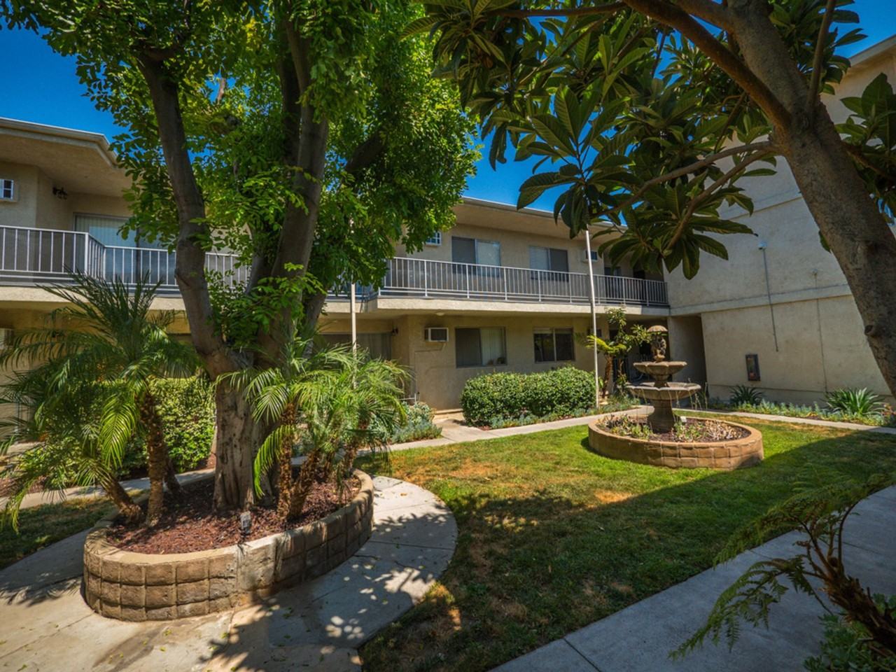 20317 Saticoy St - Photo 7 of 12