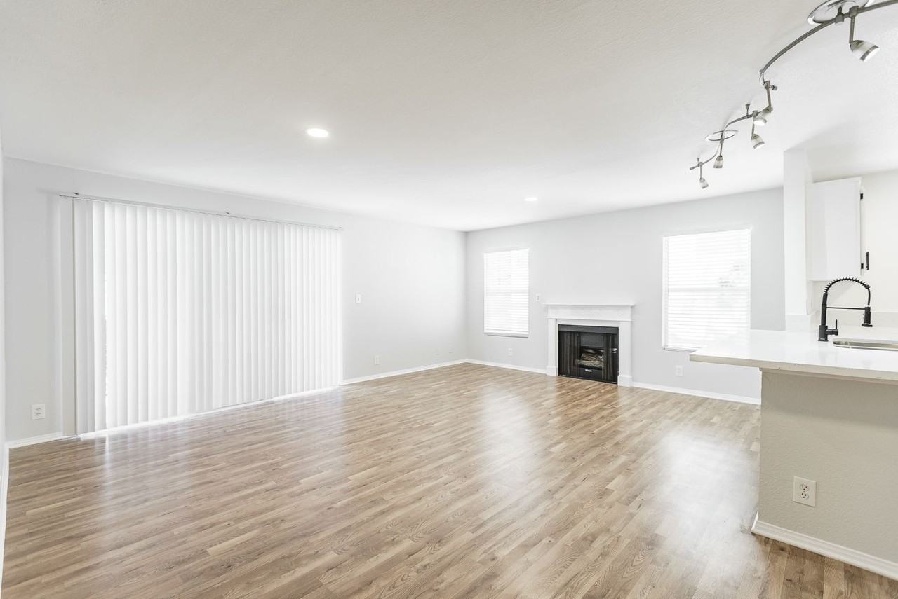 1945 Glendon Avenue - Photo 7 of 37