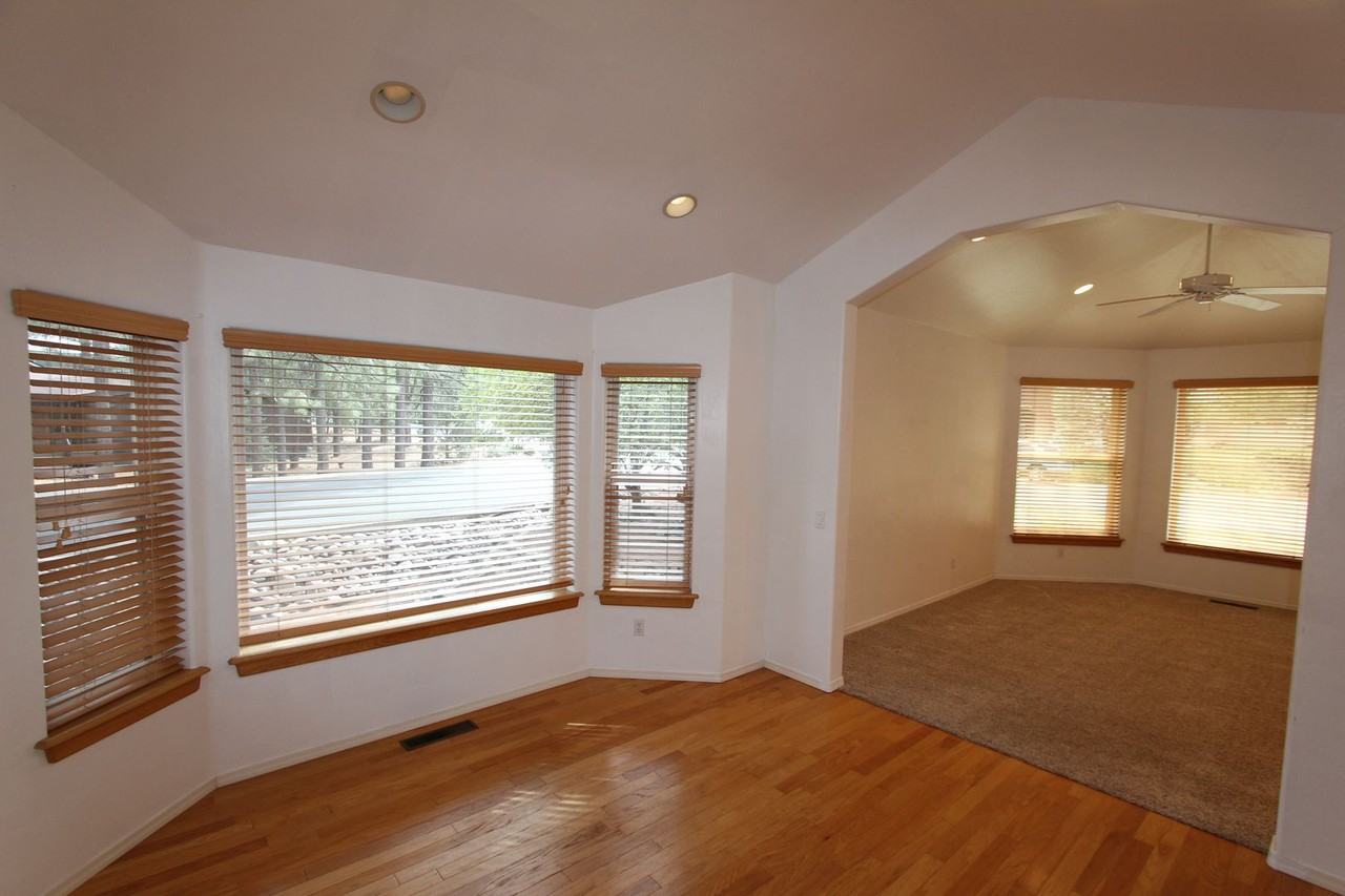 2100 N Timberline Rd - Photo 7 of 28
