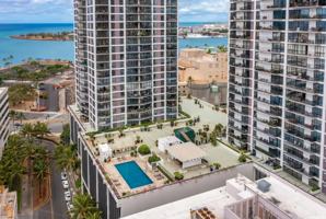 featured image of 225 Queen St