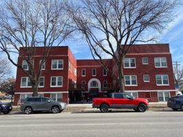 featured image of 300 S 16th St