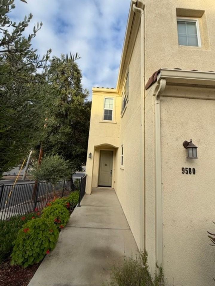 9580 Casa Bella Ct - Photo 5 of 46