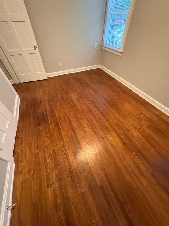 1235 Dyer Pl - Photo 3 of 8