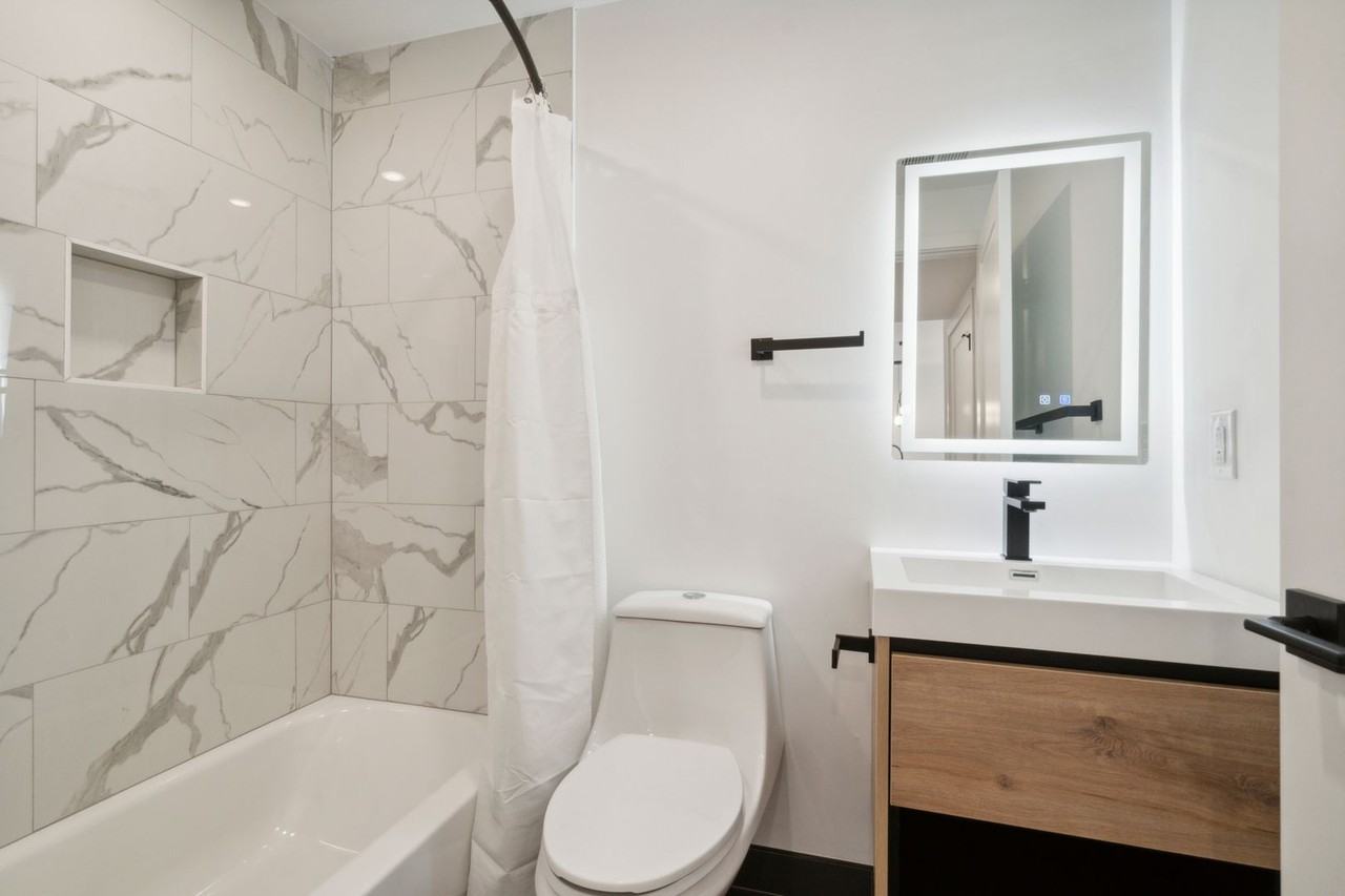 881 N 40th St - Photo 7 of 22