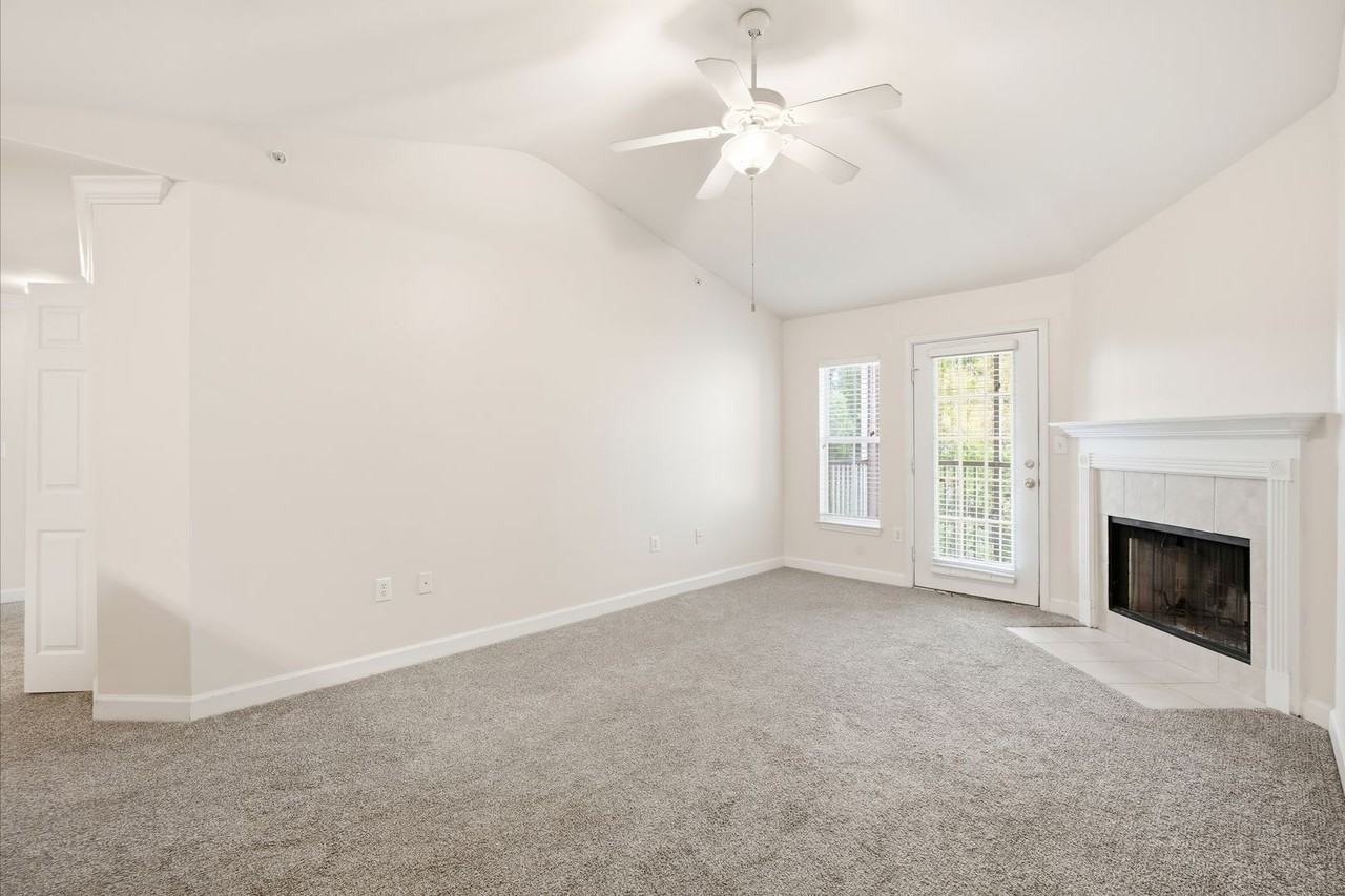 18367 Bridle Club Dr - Photo 4 of 25
