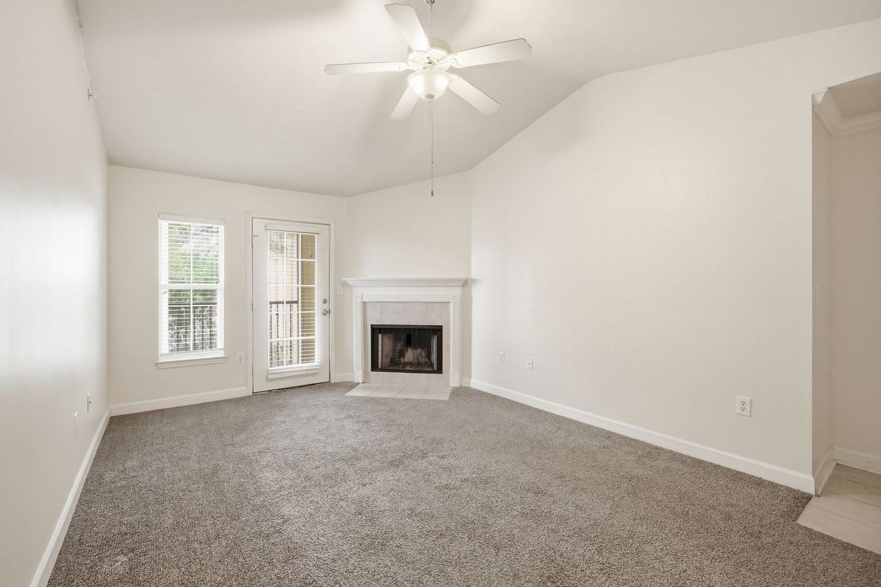 18367 Bridle Club Dr - Photo 5 of 25