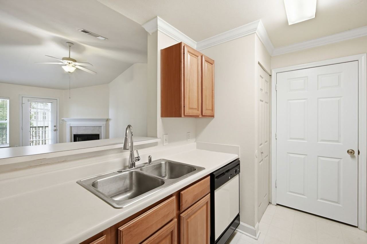 18367 Bridle Club Dr - Photo 7 of 25