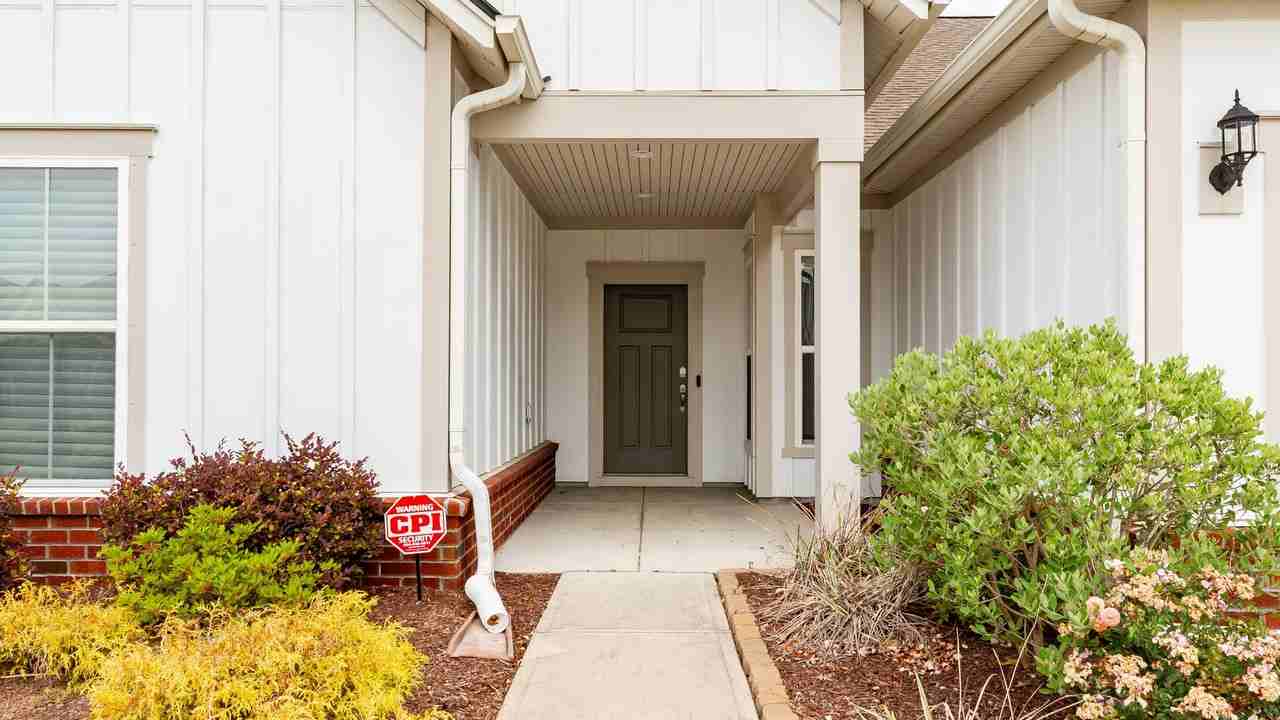 7129 Spoleto Dr - Photo 3 of 50