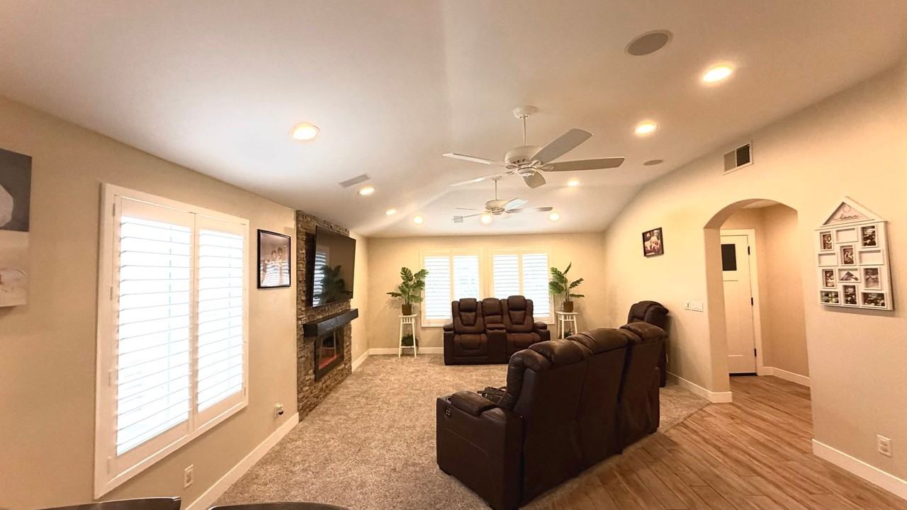 5818 Clear Valley Ct - Photo 7 of 18