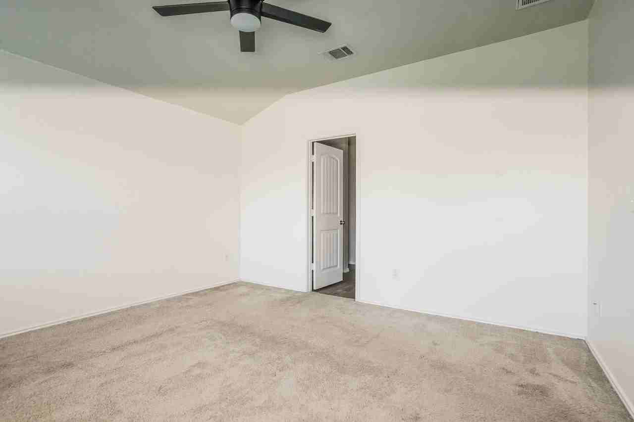 5805 Brampton Ln - Photo 7 of 16