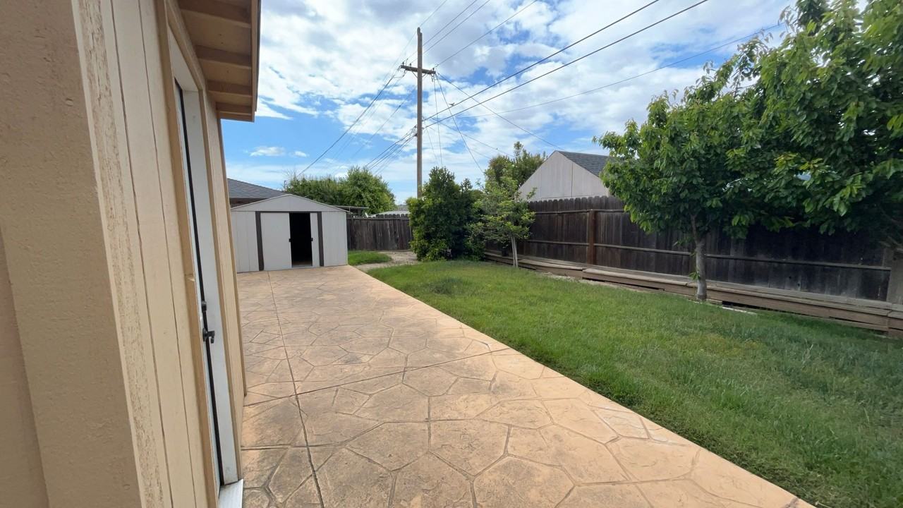 1300 Mesa Drive - Photo 5 of 19
