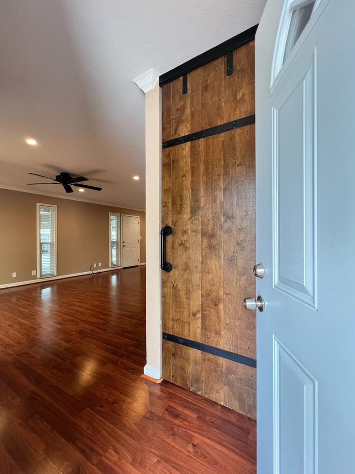 22 Belvedere Ct - Photo 2 of 24