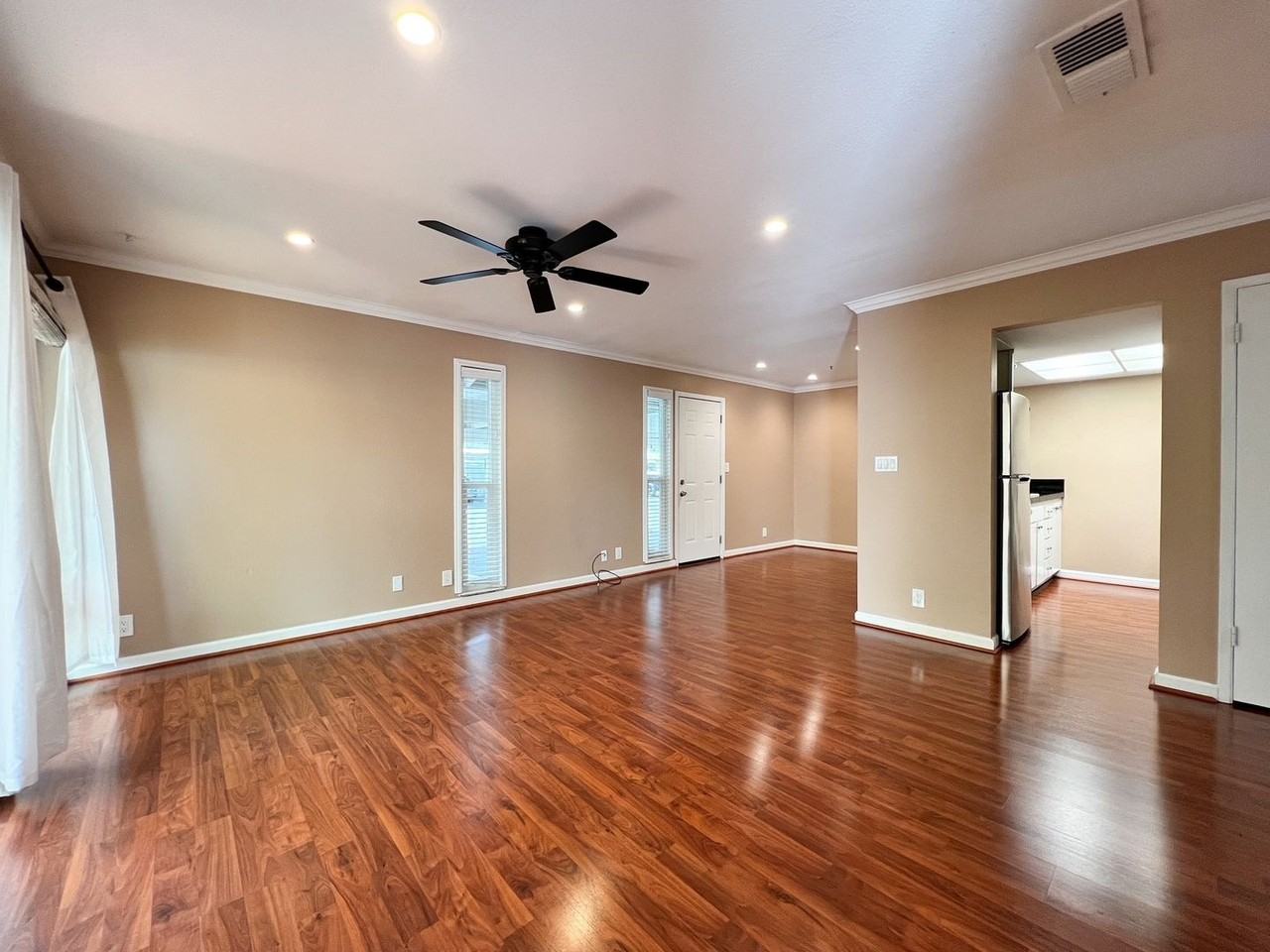 22 Belvedere Ct - Photo 3 of 24