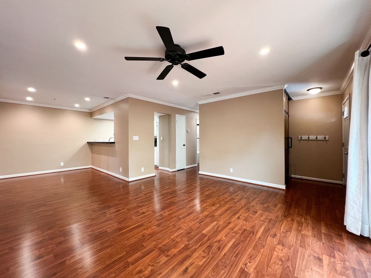 22 Belvedere Ct - Photo 4 of 24