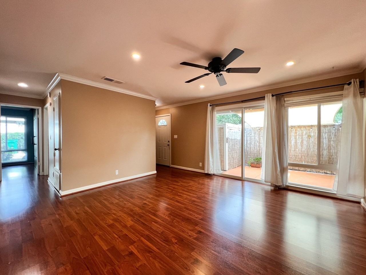 22 Belvedere Ct - Photo 6 of 24