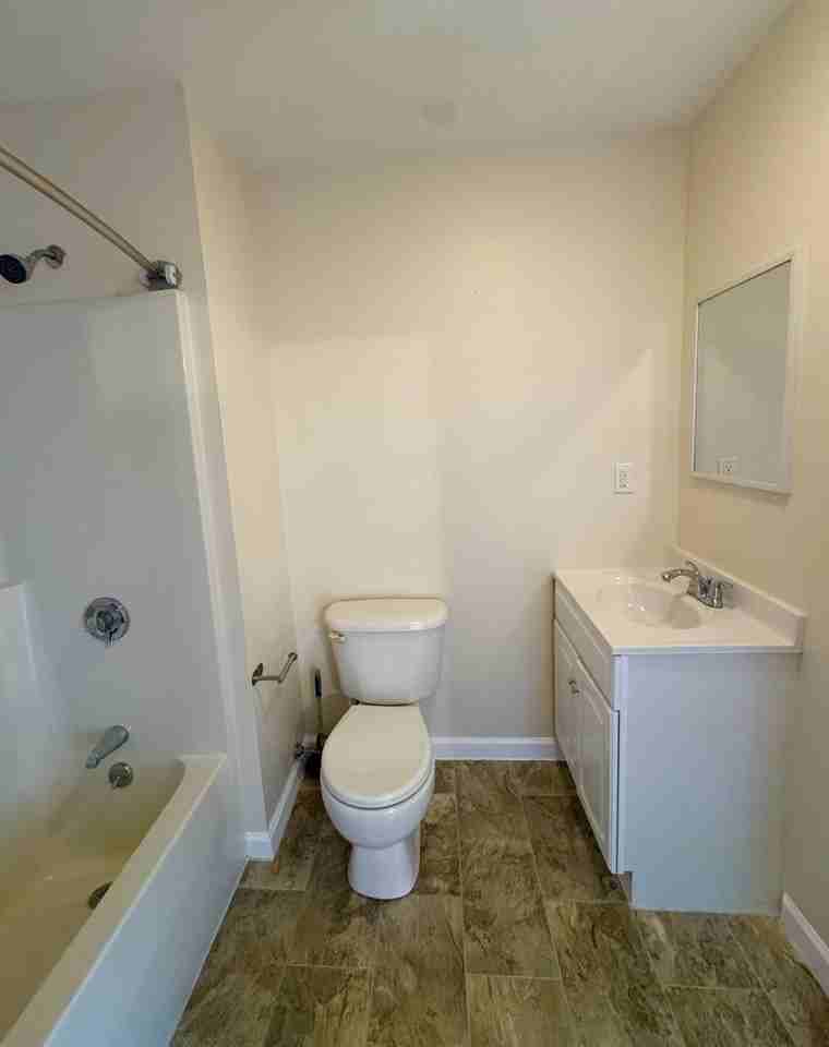 111 Main St #14R - Photo 3 of 6
