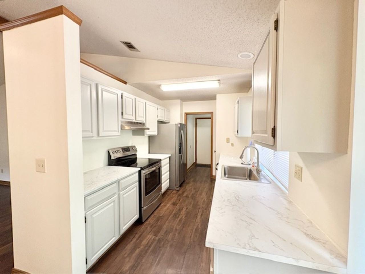 912 Nutmeg Ave - Photo 5 of 18