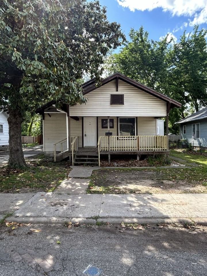 20 4th Street Cir