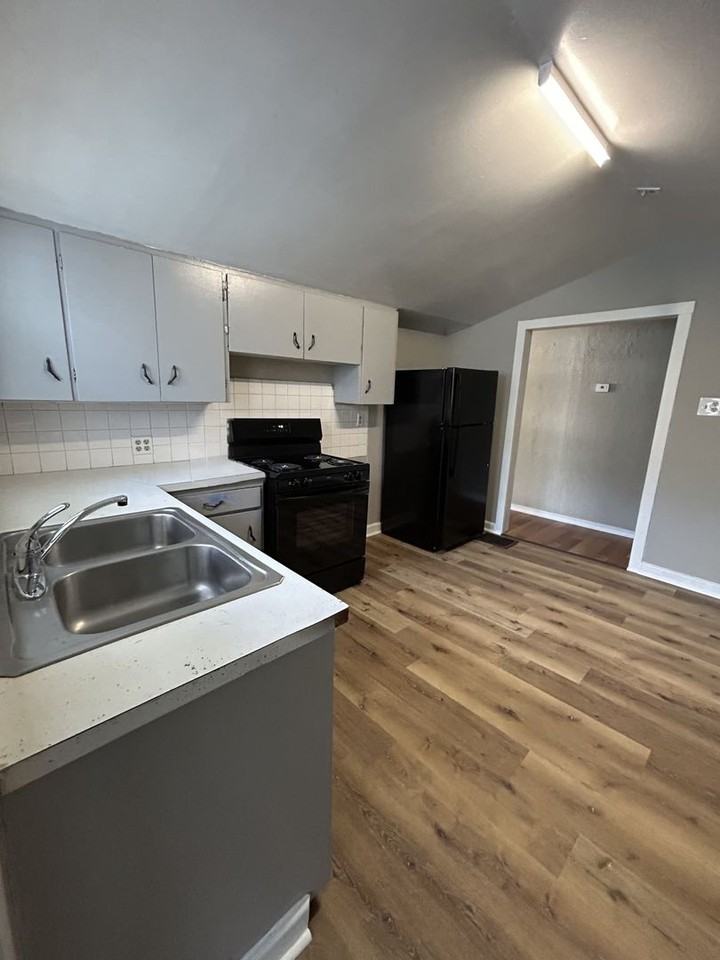 20 4th Street Cir - Photo 5 of 17
