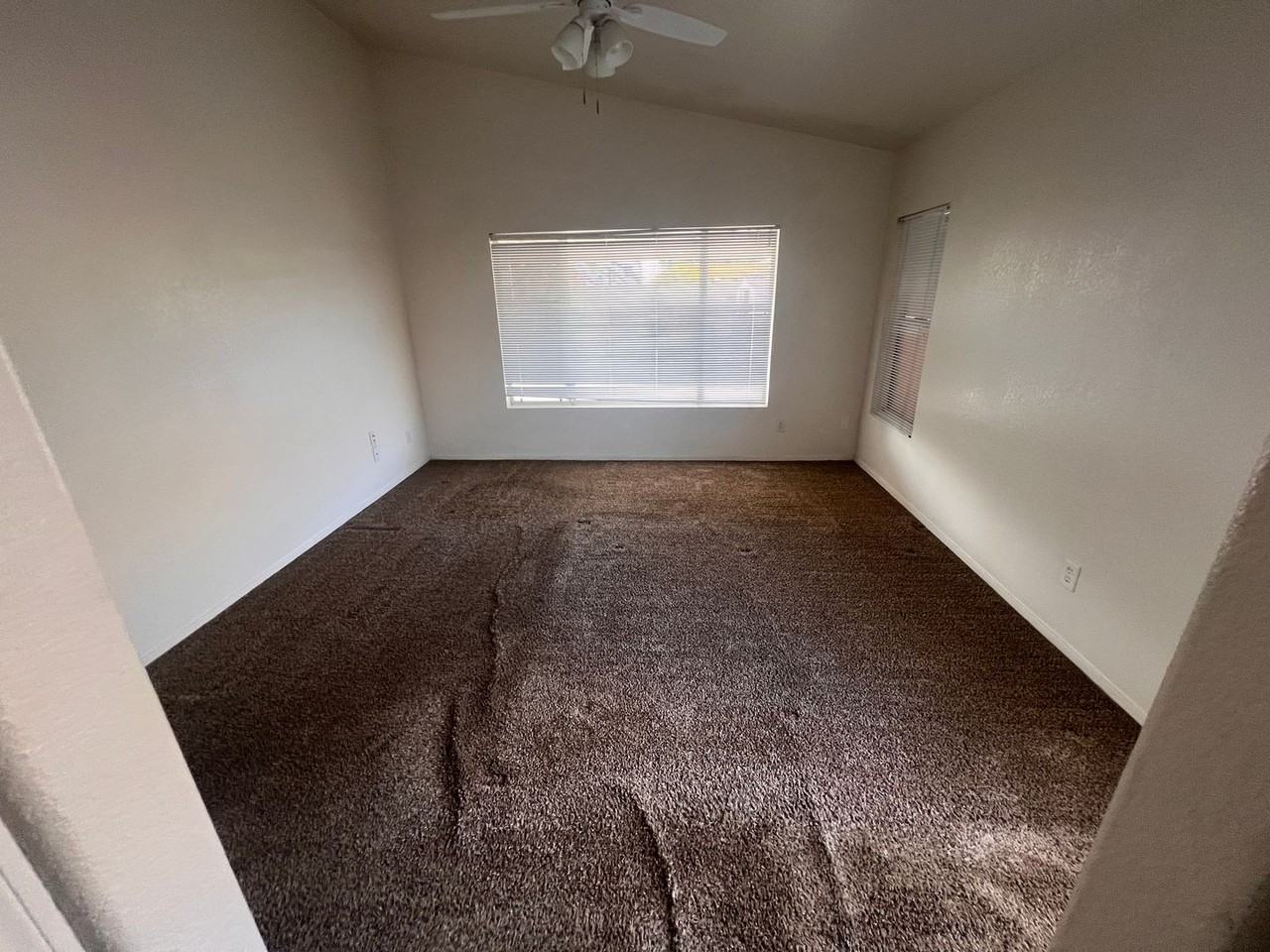 10821 W Royal Palm Rd - Photo 3 of 15