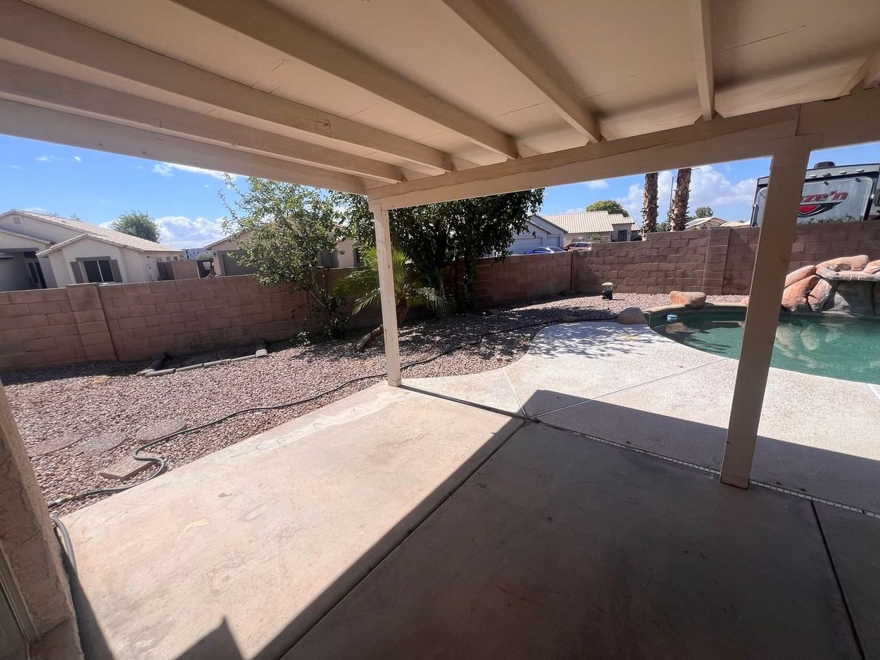 10821 W Royal Palm Rd - Photo 4 of 15