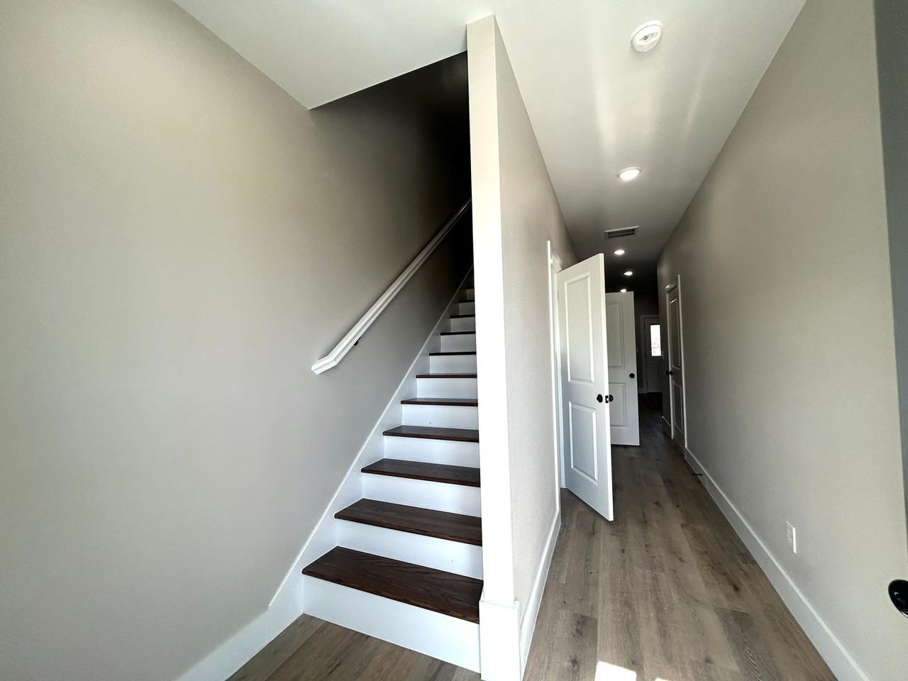 432 Blue Springs St - Photo 3 of 27