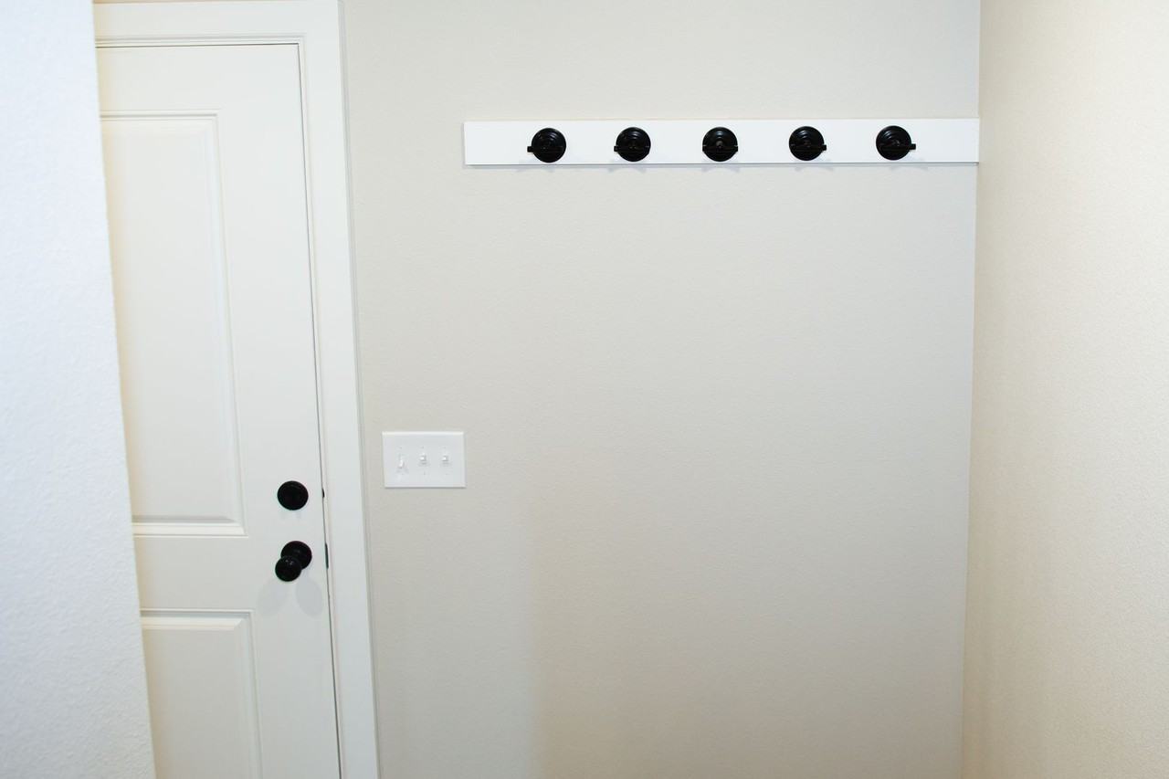 432 Blue Springs St - Photo 4 of 27
