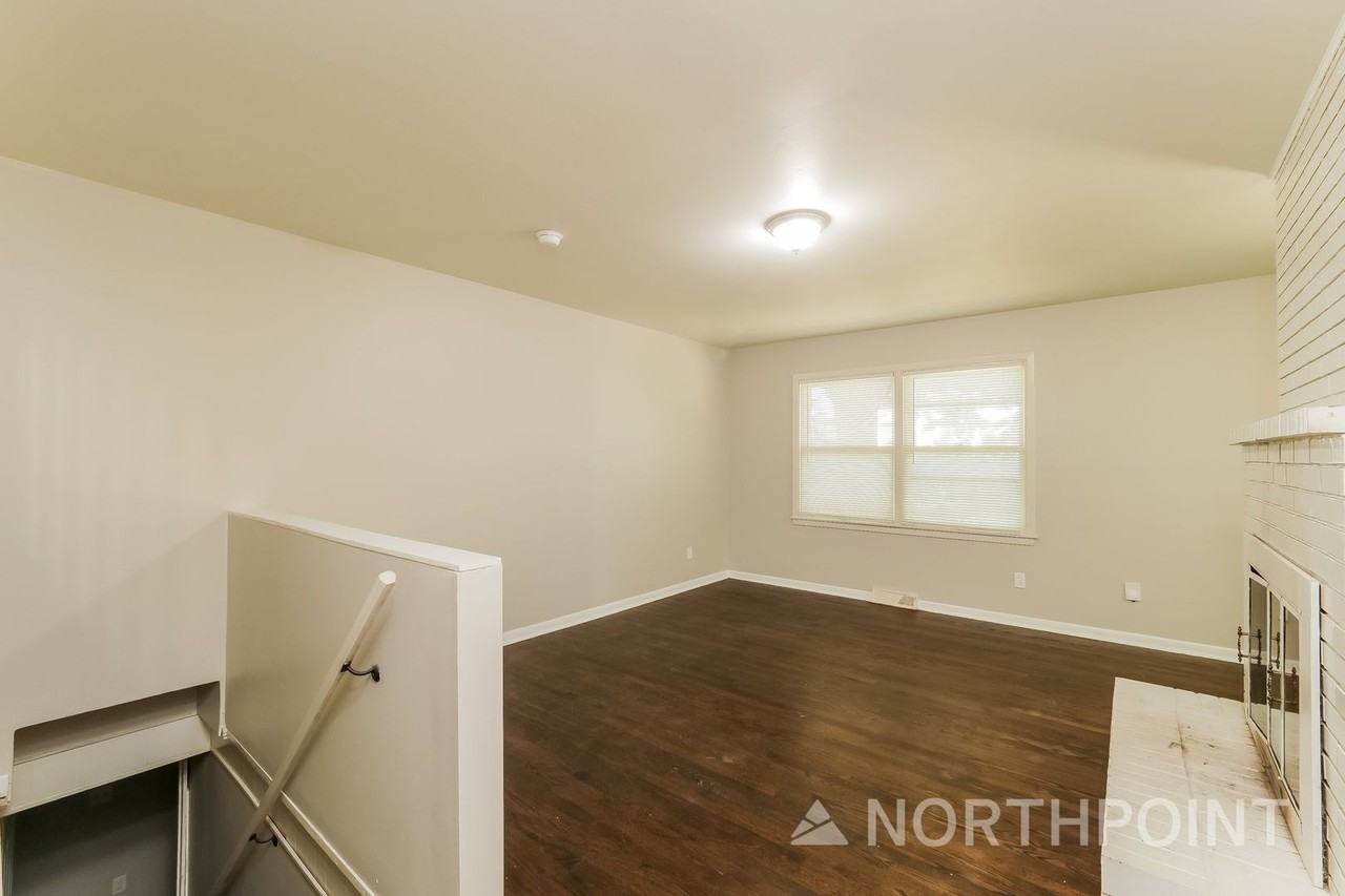 808 N Piute Ave - Photo 3 of 16