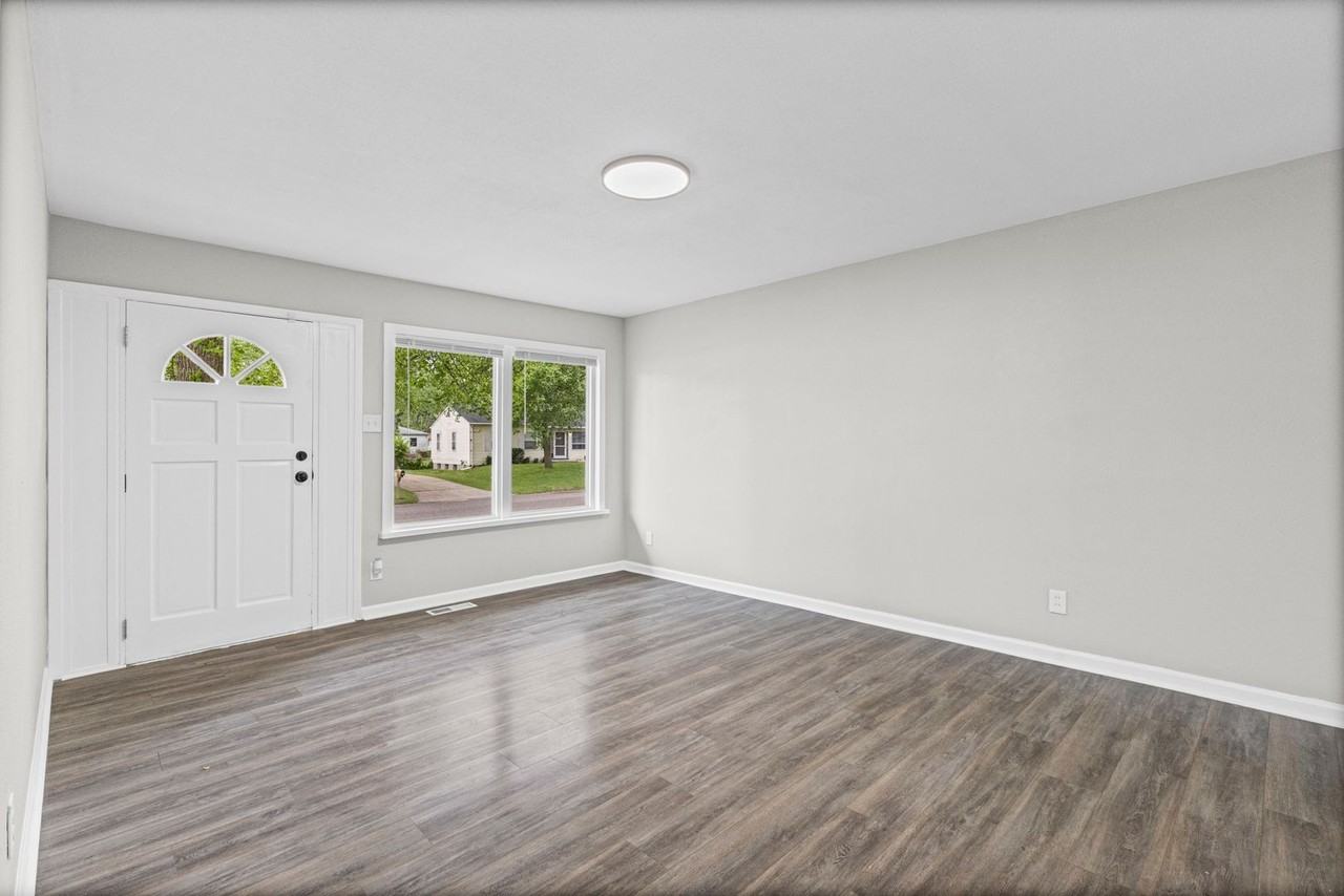 1321 Dominica Dr - Photo 5 of 26