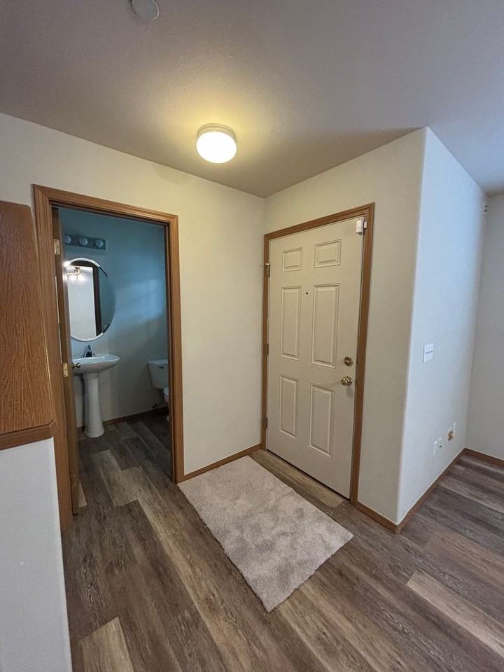 1253 Griggs St - Photo 2 of 16