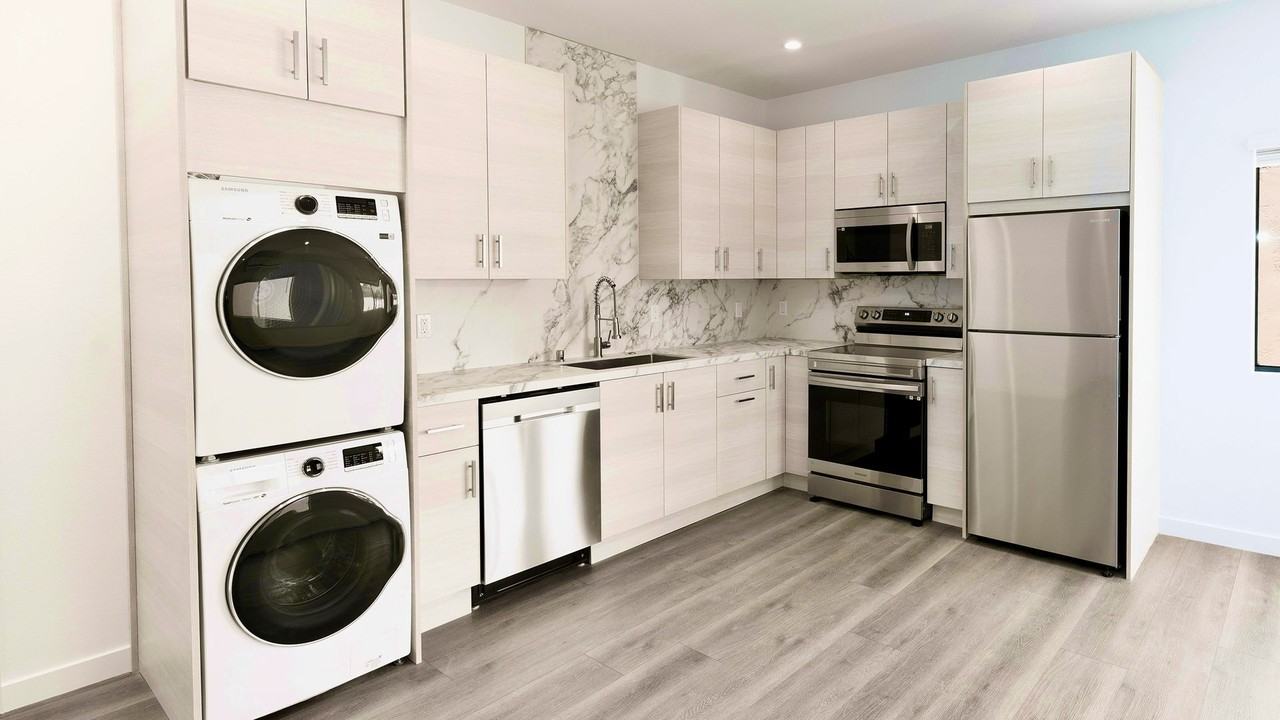 Beautifully Renovated Property perfectly situated between North Park and Normal Heights! - Photo 4 of 50