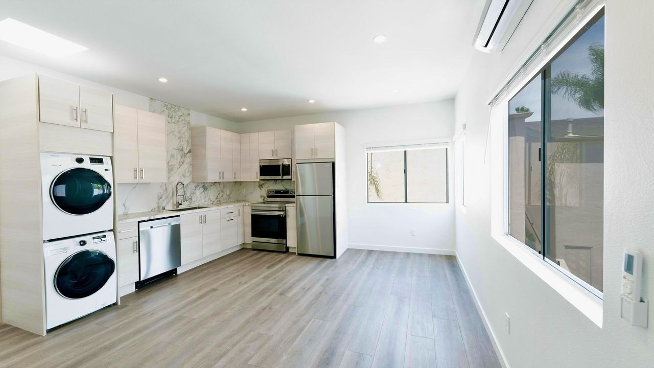 Beautifully Renovated Property perfectly situated between North Park and Normal Heights! - Photo 5 of 50