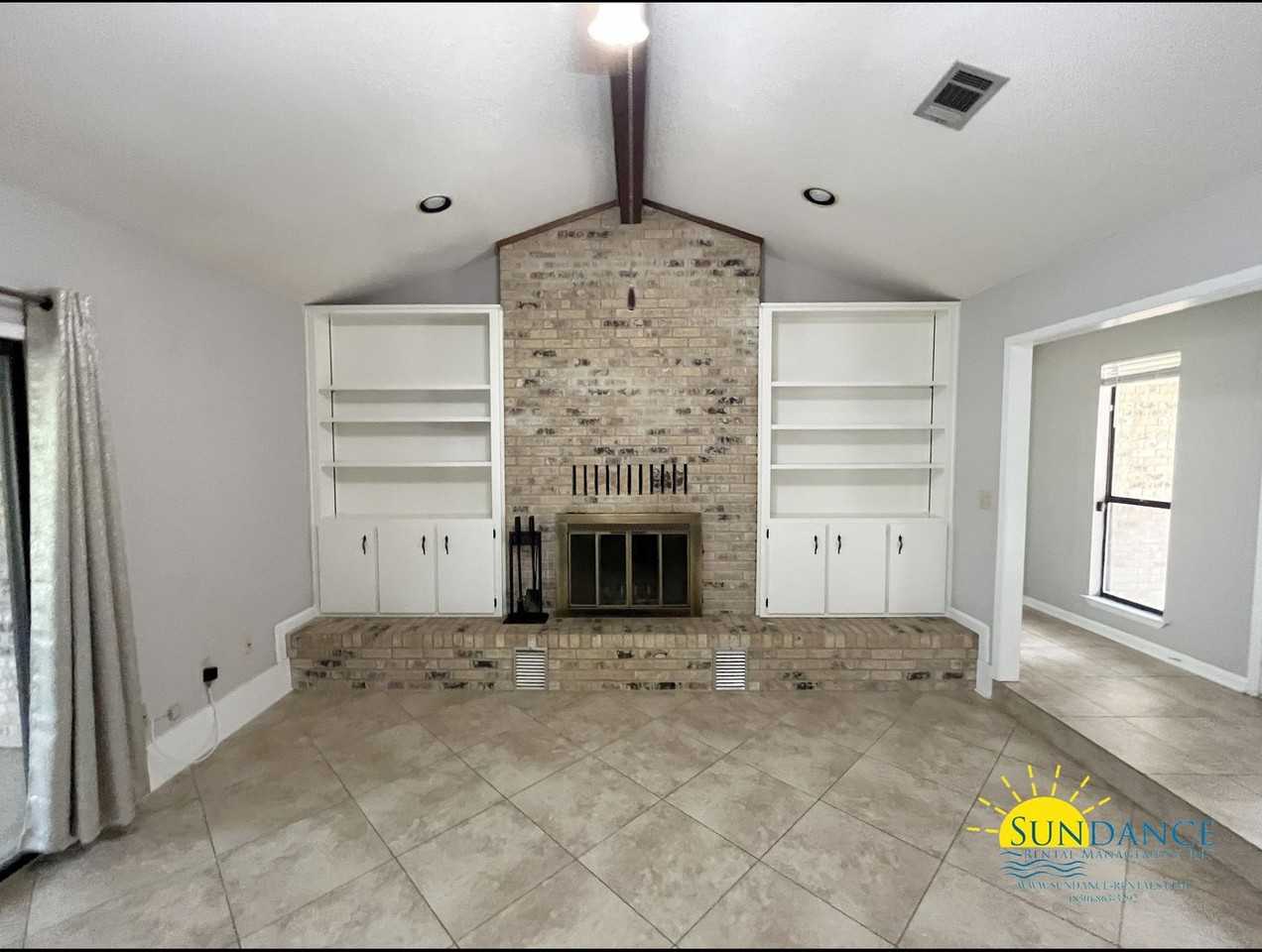 608 Nassau Dr - Photo 3 of 31