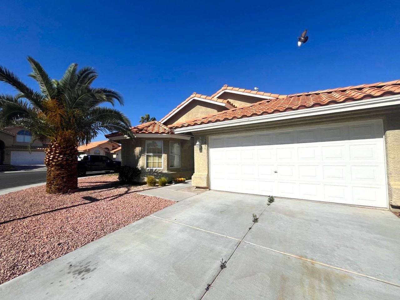 5044 Monte Del Sol Ln - Photo 3 of 30