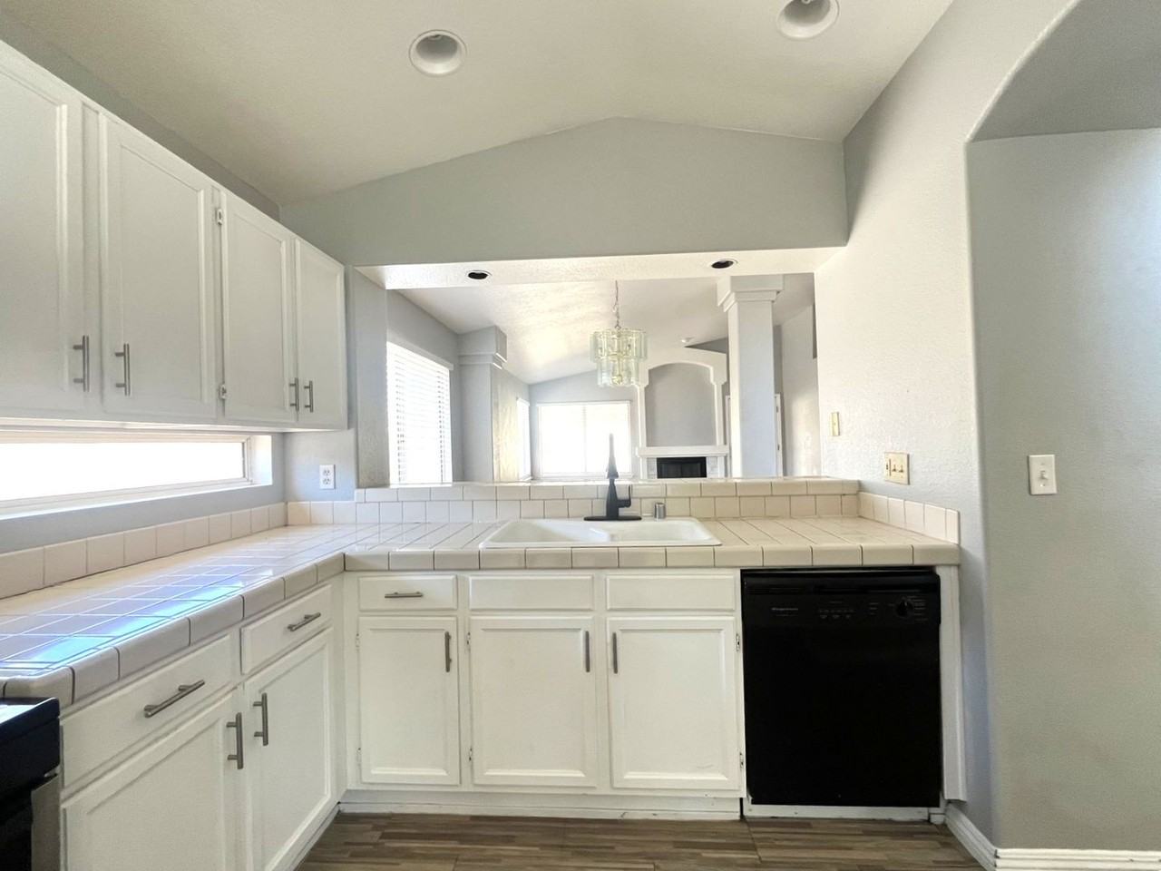 5044 Monte Del Sol Ln - Photo 5 of 30