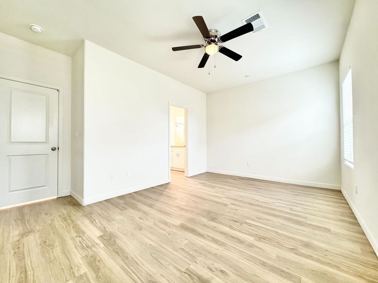 8621 Frankie Lou St - Photo 7 of 26