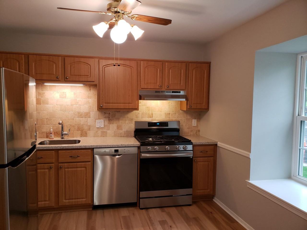 423 Saw Mill Ct - Photo 3 of 30