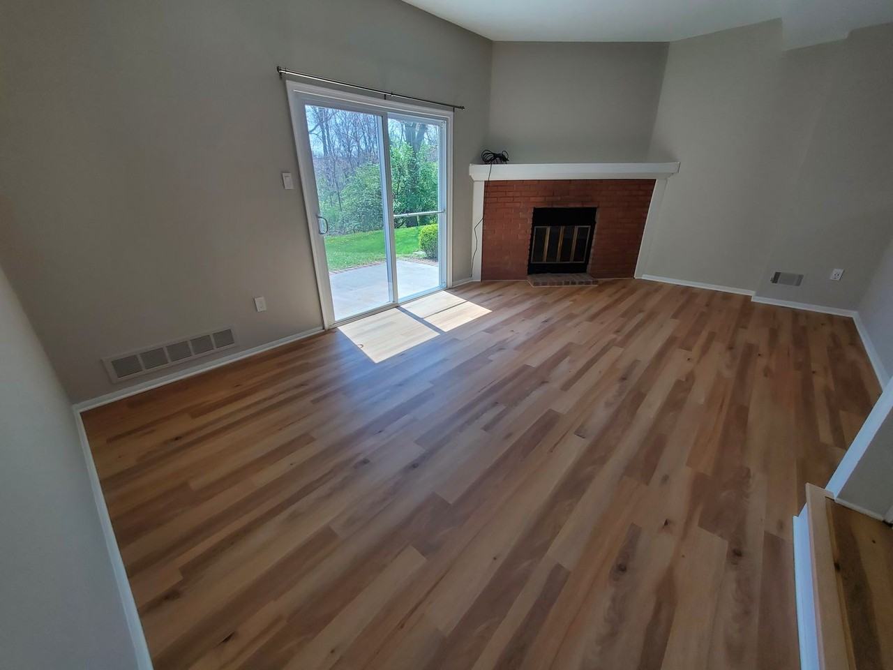 423 Saw Mill Ct - Photo 7 of 30