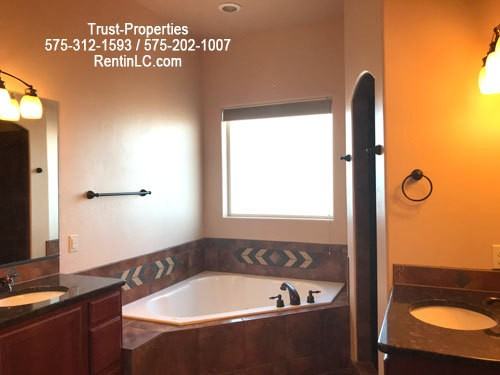 1906 Piqueito Rd - Photo 4 of 15
