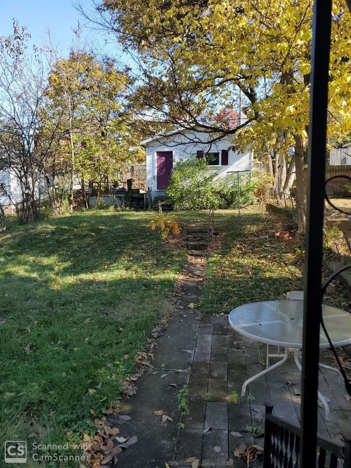 208 Indiana Ave - Photo 2 of 15