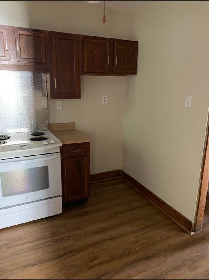 208 Indiana Ave - Photo 6 of 15